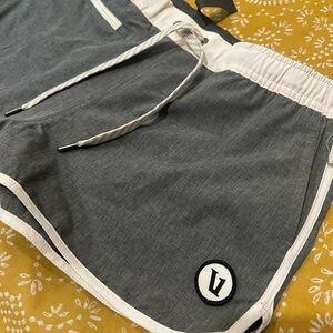 Vuori board shorts, small